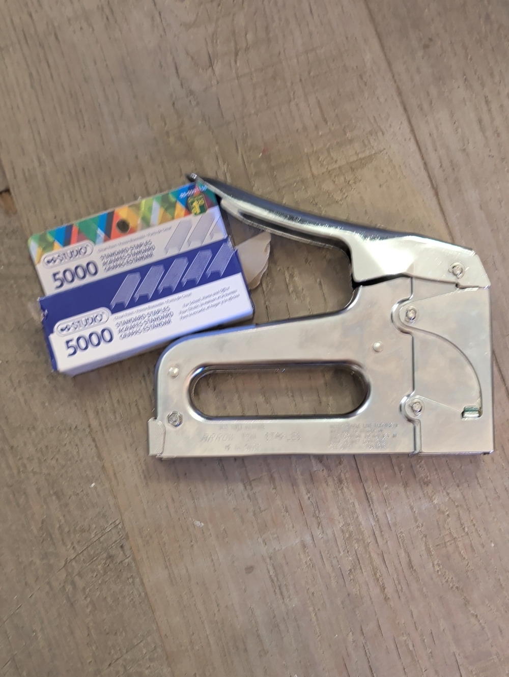 Heavy-Duty Chrome Staple Gun with 5000 Staples